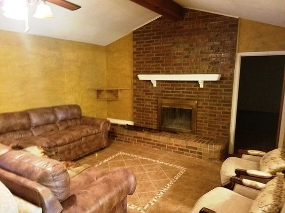 2nd image of 3845 Driftwood Dr