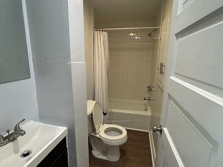 114 N Toll St #1 — Photo 4