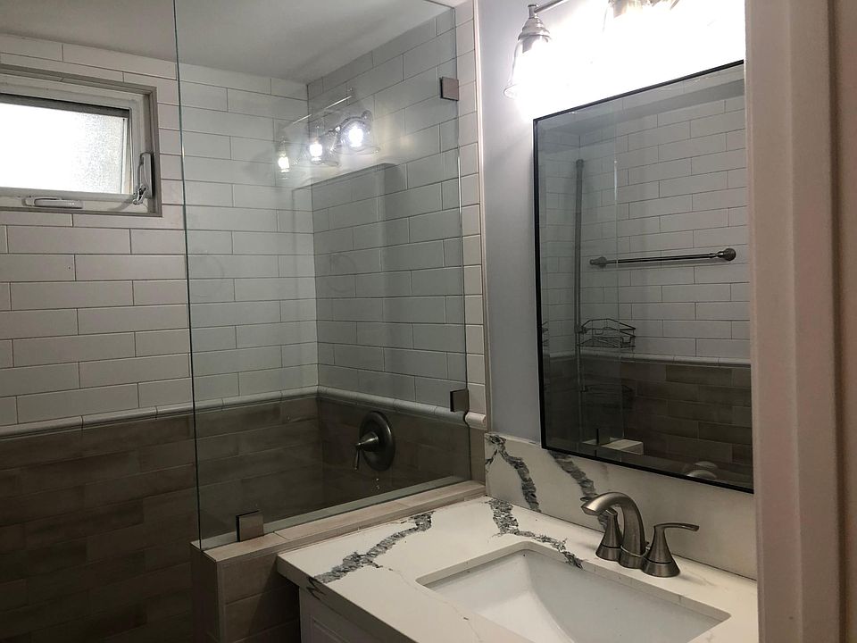 1st image of 2604 Crest Dr #A