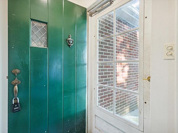 3rd image of 1303 Bower St