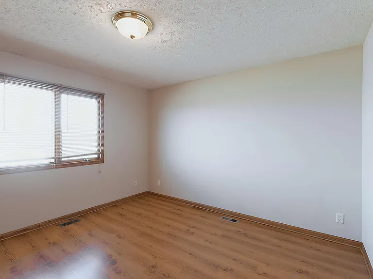 8604 Delphinium Ln — Photo 13