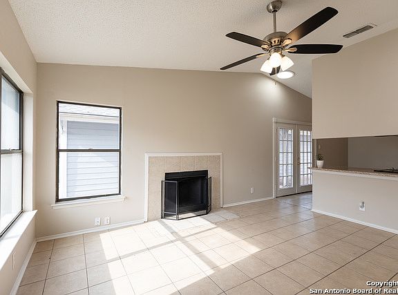 4th image of 3947 Heritage Hill Dr