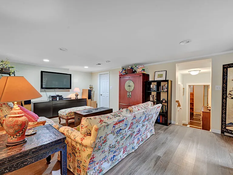 6907 Bradley Blvd — Photo 131