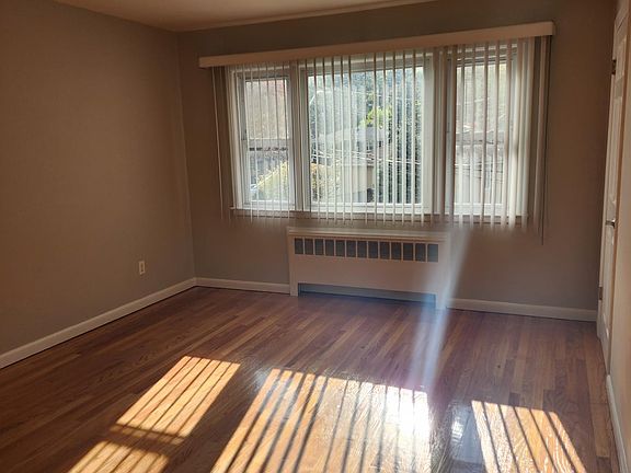 5th image of 56 University Ave #2