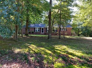 1204 Tangle Ln, High Point, NC 27265