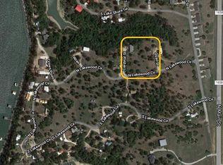 100 N Lakewood Cir, Bridgeport, TX 76426