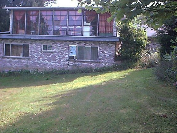 Shows the "overlook Room"