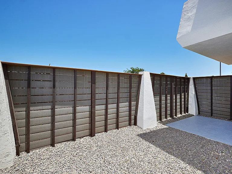 Villa Del Mar Apartments (new) — Photo 36