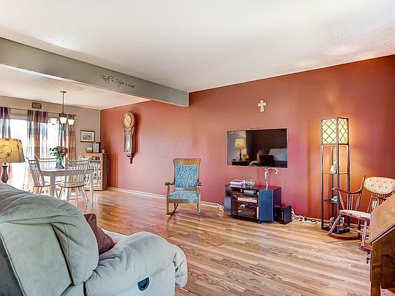 5th image of 1400 Creekview Dr
