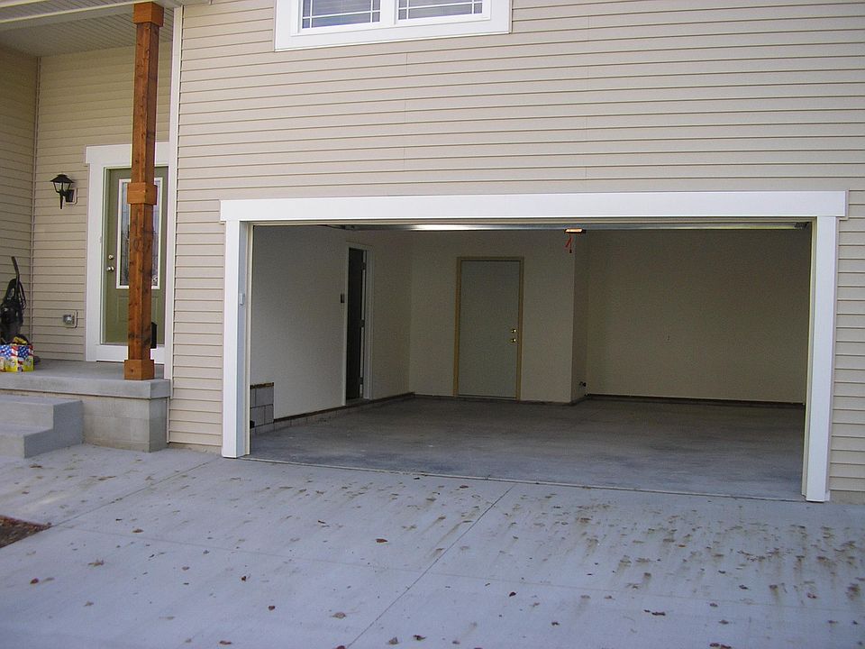 1st image of 110 Church Ave SW