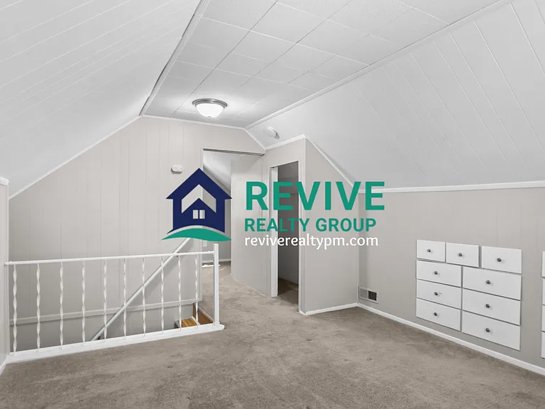 1774 College Ave — Photo 12