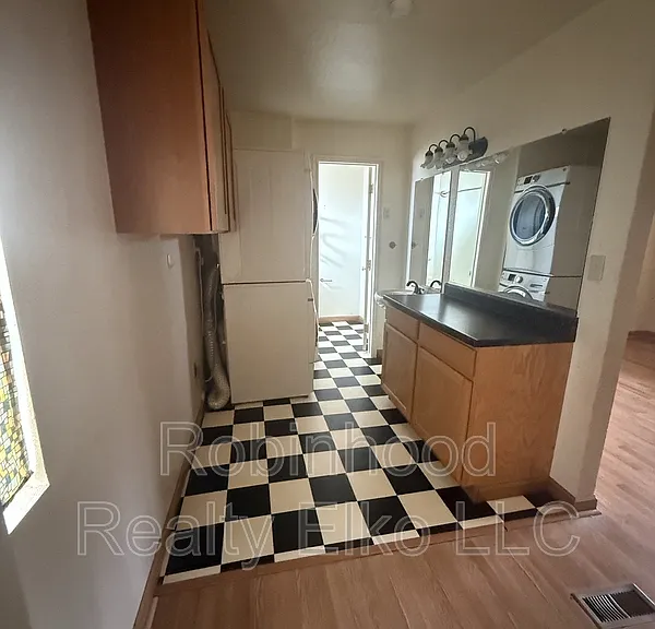 1235 Avenue G — Photo 17