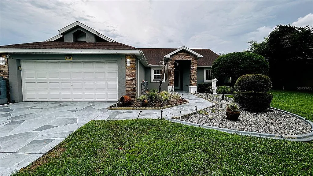 3 bed, 2.0 bath, 1450 sqft, $3,200 — Photo 1