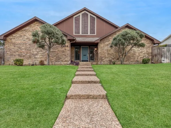 2414 Meadow Creek Dr, Carrollton, TX 75006
