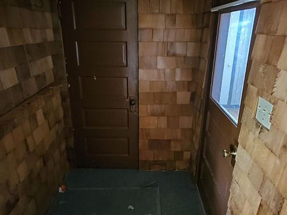 4th image of 410 Alice Ave