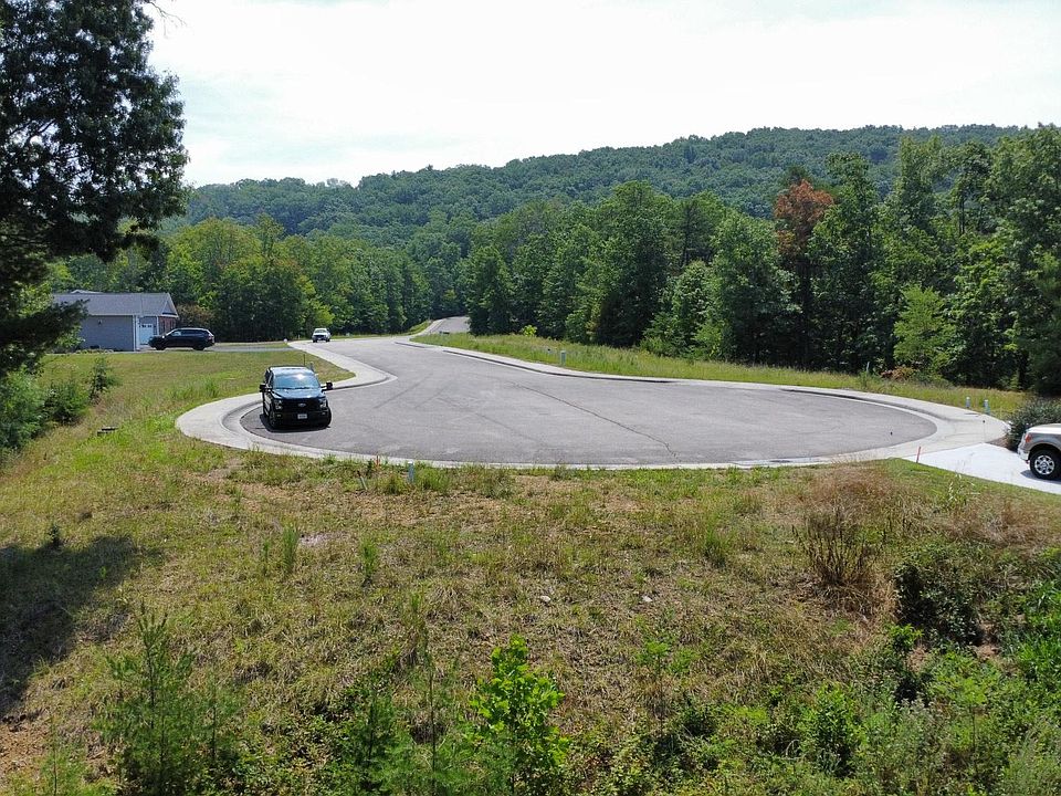 2nd image of 10 Creek Valley Dr