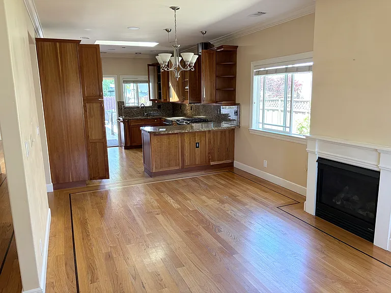 1530 Jasmine St — Photo 4