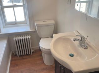 2815 W Queen Ln APT 1R, Philadelphia, PA 19129