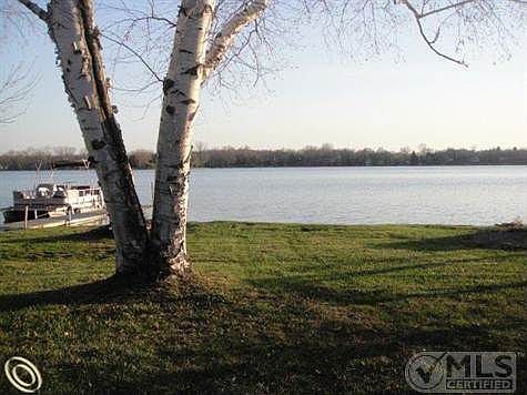Bluewater Lakefront.JPG
