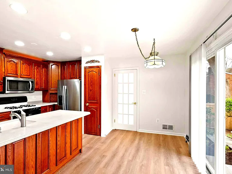 7109 Davis Ct — Photo 16