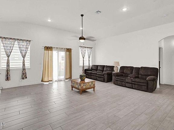 3rd image of 12365 Desert Wolf Ave
