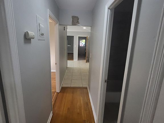 2nd image of 1513 Outlook Ave #1