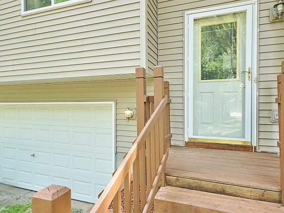 4th image of 356 Dartmoor Dr