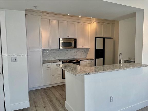 3rd image of 18800 NE 29th Ave APT 1001