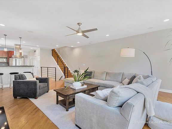 4th image of 2147 N Talman Ave #3