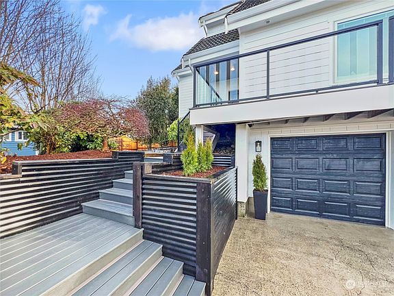 3rd image of 18102 Fjord Drive NE