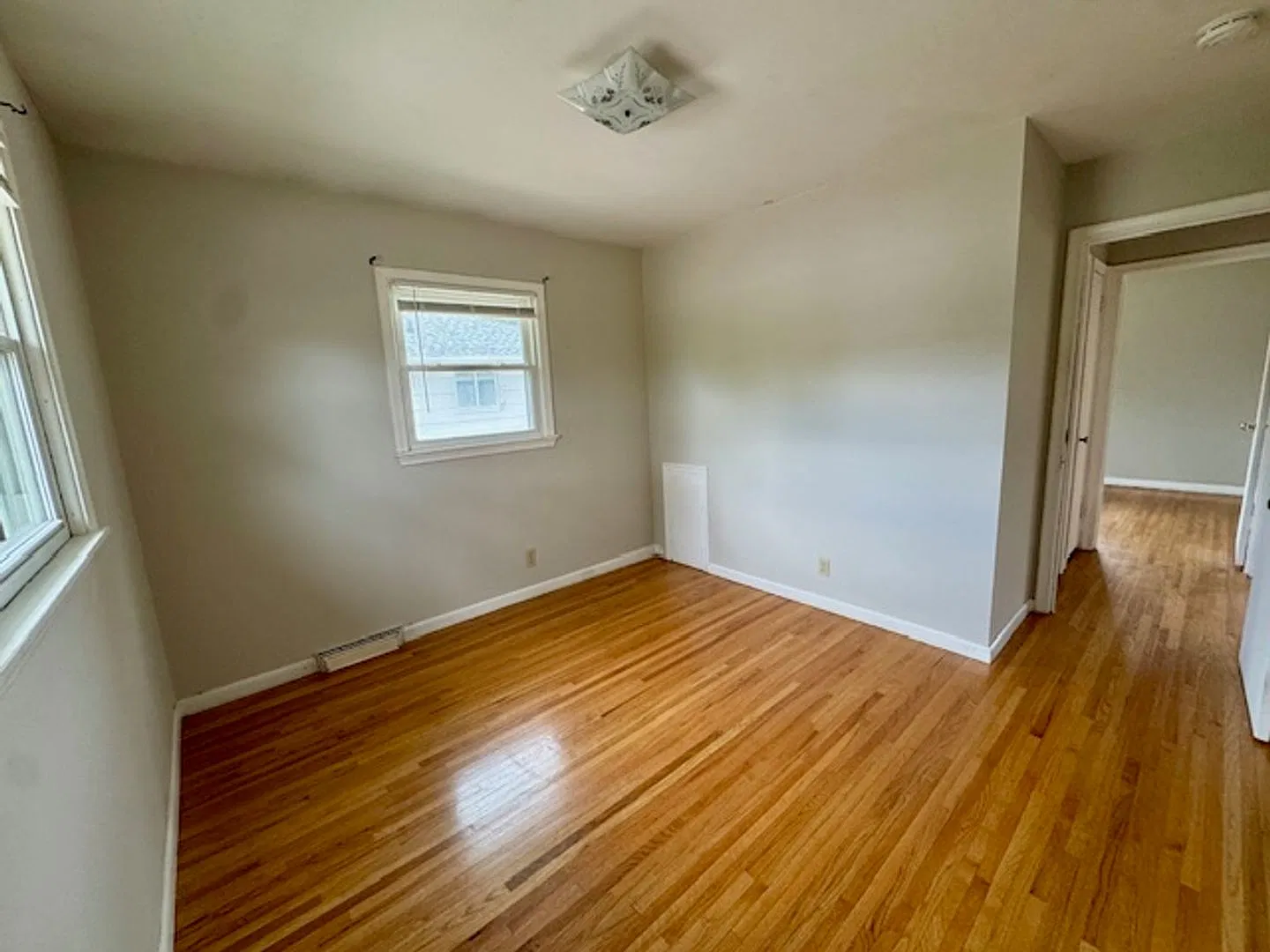 Hopkins Townhome for Rent — Photo 3