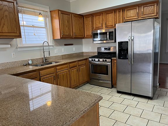 3rd image of 807 N 25th St