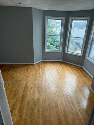 3 bed, $2,400 — Photo 3