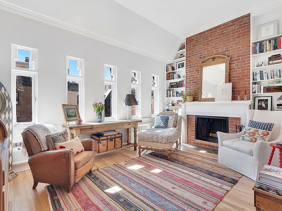 1st image of 131 W 78th St Unit Penthouse 6