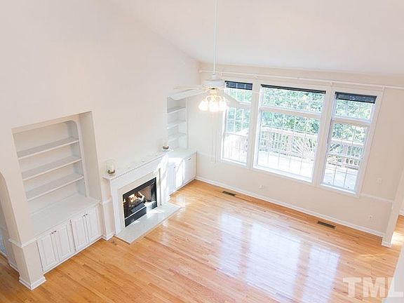 3rd image of 216 Black Tie Ln