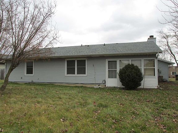 2nd image of 1560 Canterbury Ct