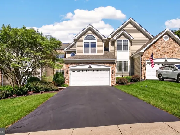 88 Sagewood Dr, Malvern, PA 19355