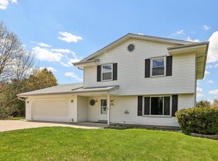 W156N10303 Pilgrim Rd, Germantown, WI 53022