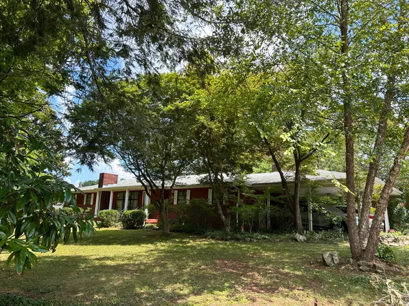 909 S Matlock Ave, Athens, TN 37303