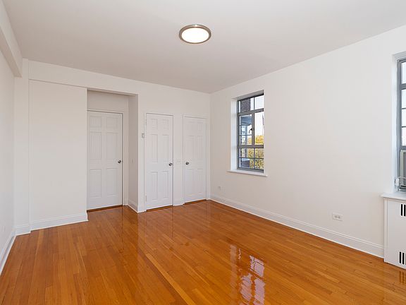 3rd image of 150 Greenway Ter APT 62E