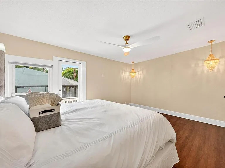 1099 Grove Ave — Photo 56