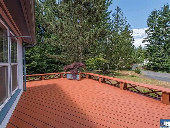 4th image of 252 Manzanita Dr