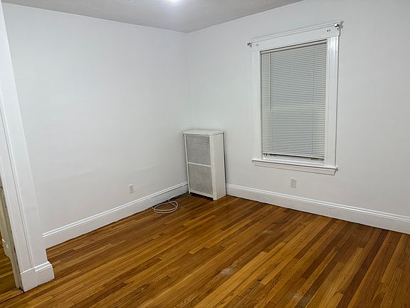 2nd image of 25-27 Berkshire Rd #1