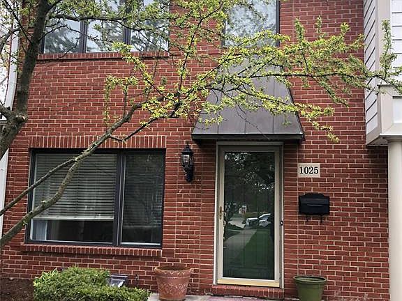 2nd image of 1025 N Old Woodward Ave #1