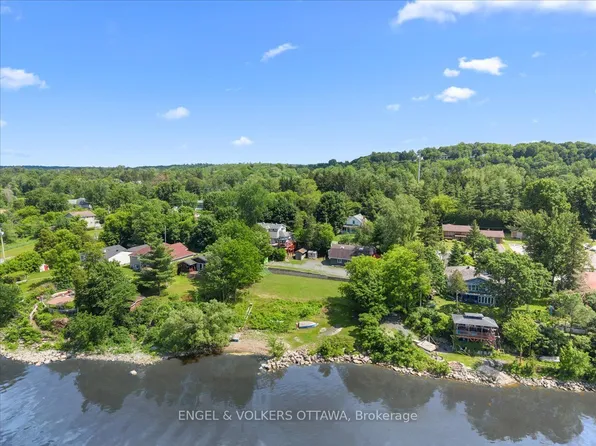 2481 Manse Rd, Ottawa, ON K4C 1C6