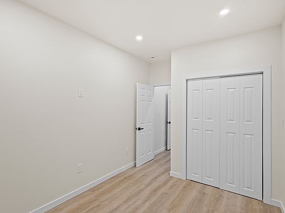 4th image of 1339 W Rush St #A