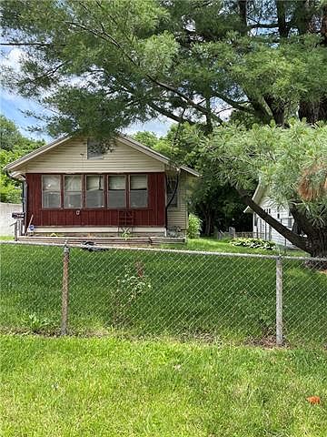 1st image of 8509 Woodland Ave