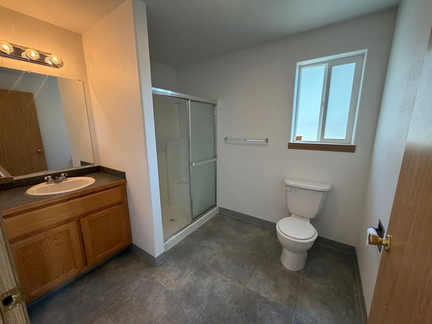1 bed, 1.0 bath, $1,345 — Photo 4