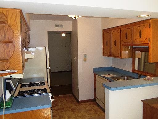 3rd image of 13535 Lamon Ave #102