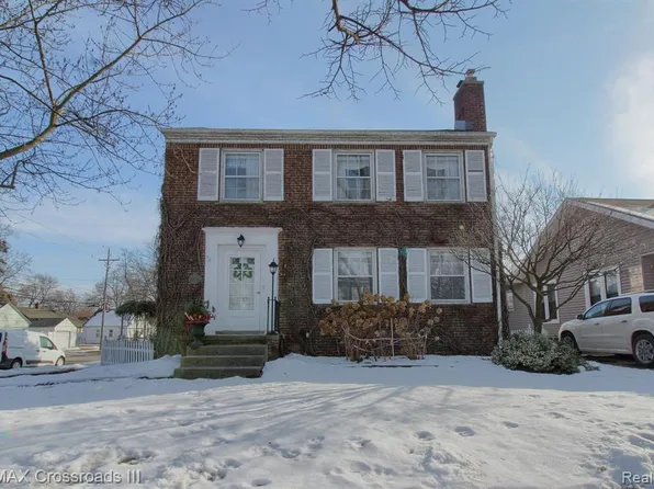 34805 Chestnut St, Wayne, MI 48184